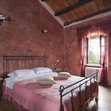 Castela Villa Vela Traba